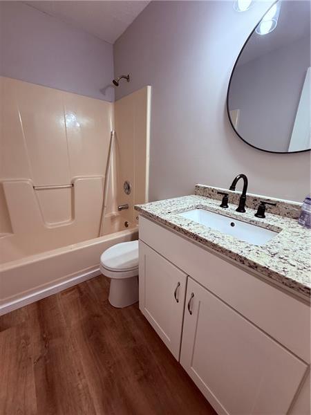 Building Photo - 32 Cherry St