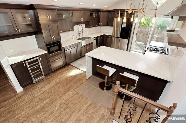 Building Photo - 69 Pittis Ave