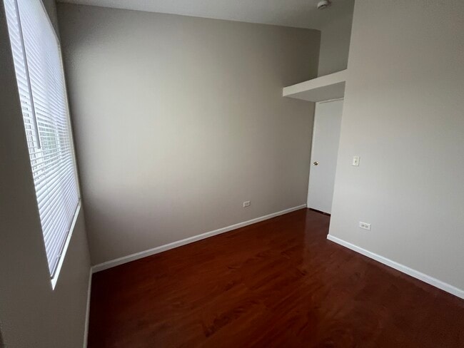 Building Photo - 1127 Silverstone Dr