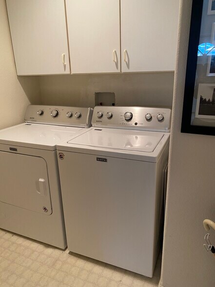 Washer Dryer - 3648 Azure Cir