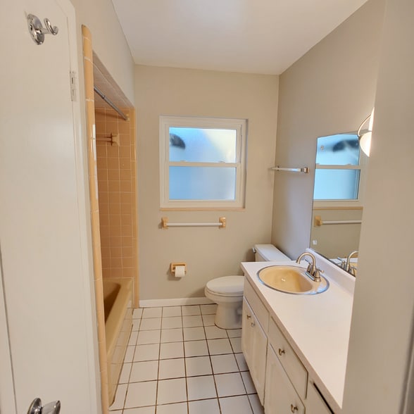 Building Photo - 404 Bullard Pkwy