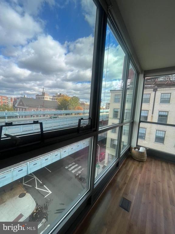 Building Photo - 401 Race St