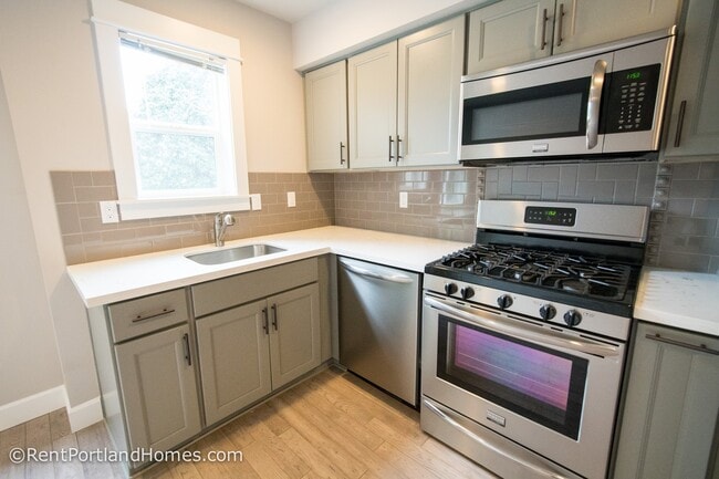 Building Photo - ADS457