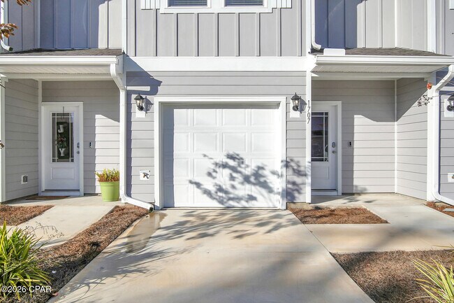 Building Photo - 1707 Jakes Dr