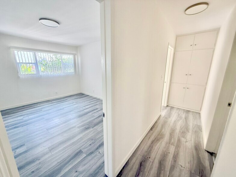 Building Photo - 231 California Ave