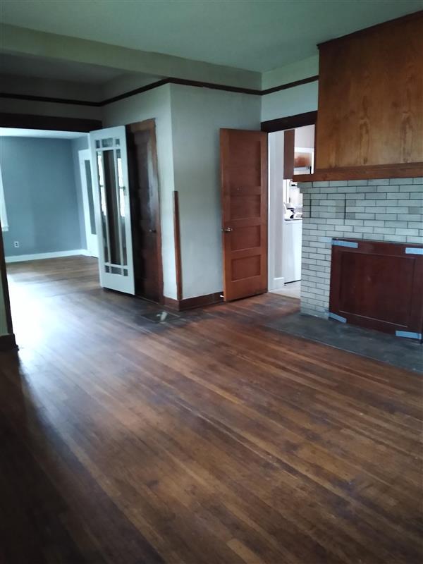 Large 4 Bedroom 2 Bath, Steps From UCM 108 Broad St Warrensburg MO