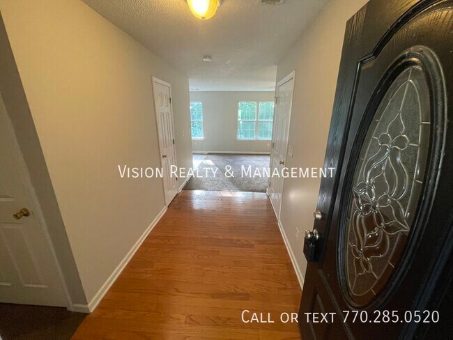 Building Photo - 124 Pin Oak Trail