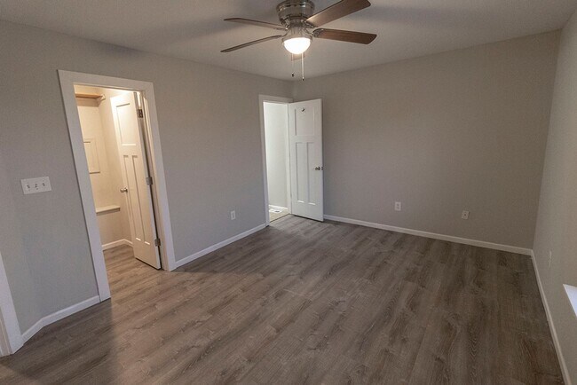 Building Photo - 5301-5303 Currituck Lane