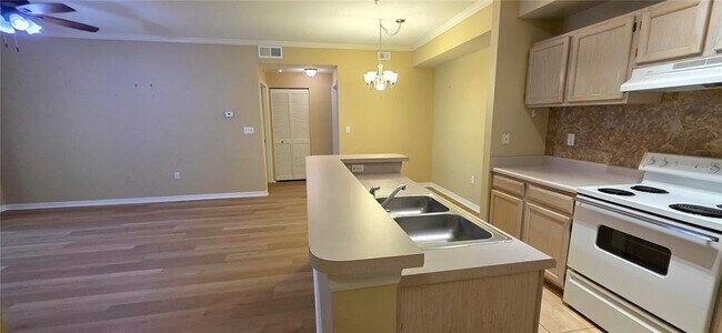 Building Photo - 5618 Pinnacle Heights Cir