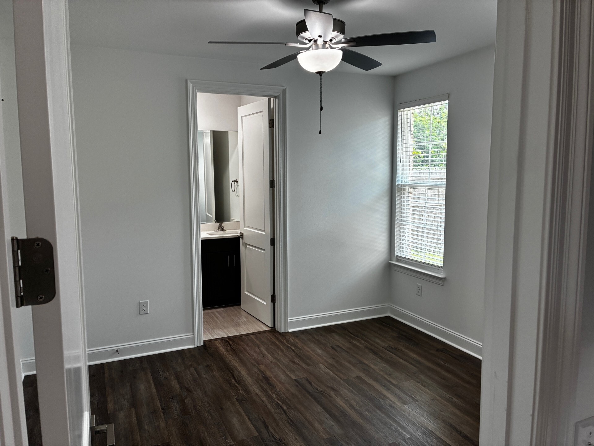 Building Photo - 115 Alley Ln