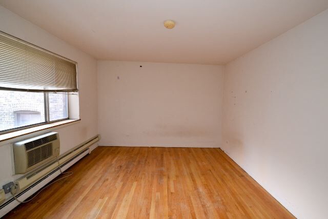 Building Photo - 663 W Wrightwood Ave