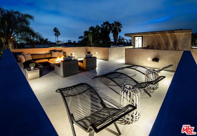 Building Photo - 434 Flores St