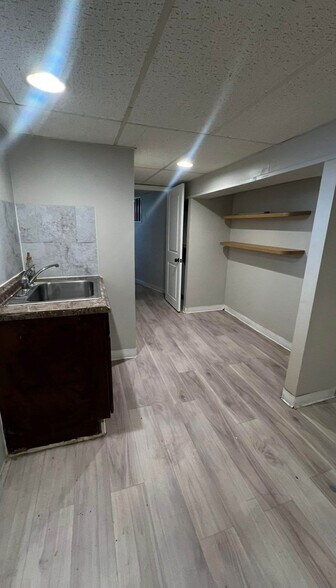 Primary Photo - 322 S Clinton St