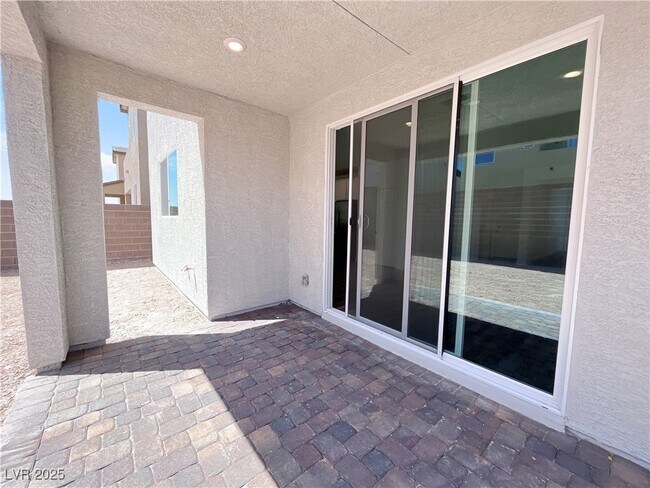 Building Photo - 2942 Gaffer Film St