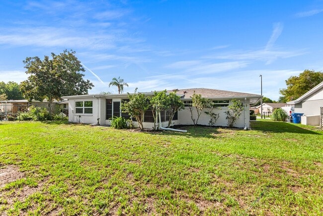Building Photo - 7913 Raintree Dr