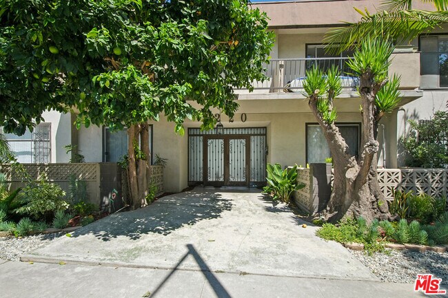 Building Photo - 1220 N Ogden Dr