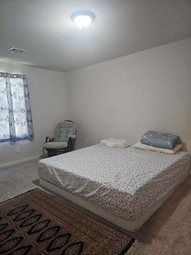 Building Photo - 1010 Cedar Point Dr