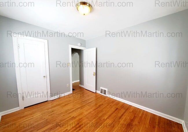 Building Photo - FOR RENT- 657 Dawson- Pets ok with conditions- Recent Remodel!