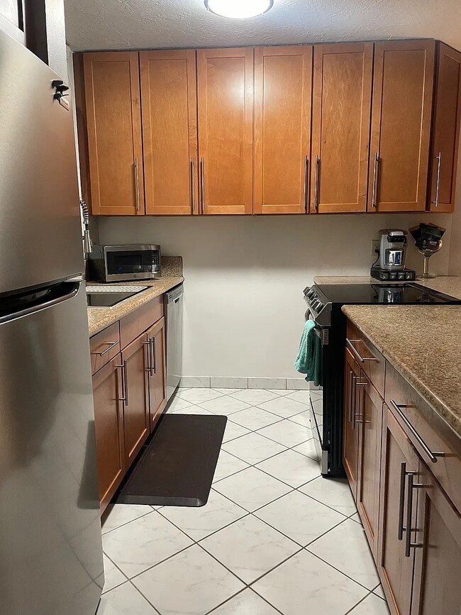 Building Photo - 30 Hauoli St