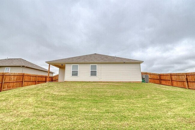 Building Photo - 1325 Quartz Pl