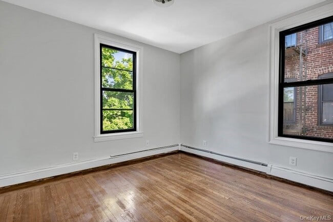 Building Photo - 107 N Forest Ave