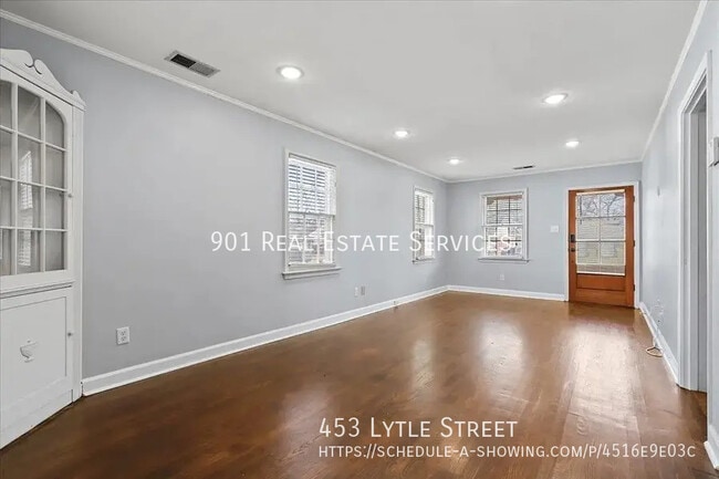 Building Photo - 453 Lytle St