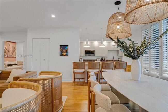 Building Photo - 725 Crandon Blvd