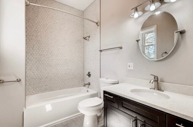 Building Photo - 4514 S Calumet Ave