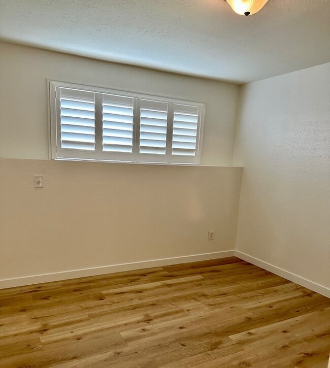 Building Photo - 1000 N 950 E