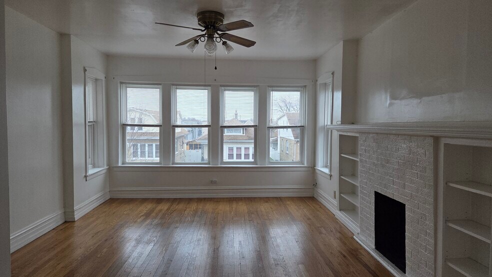 Building Photo - 2446 N Rutherford Ave