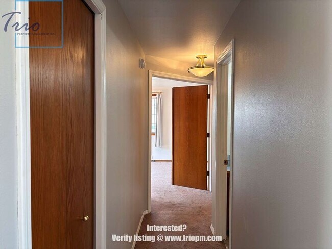 Building Photo - 694 Driftwood Dr