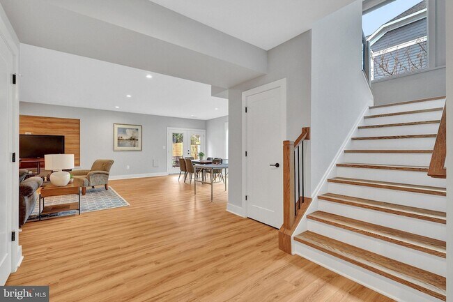 Building Photo - 1100 Balls Hill Rd