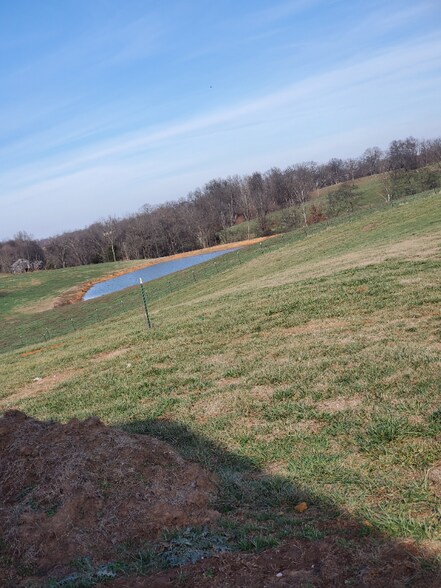 Building Photo - 4823 Drake Rd