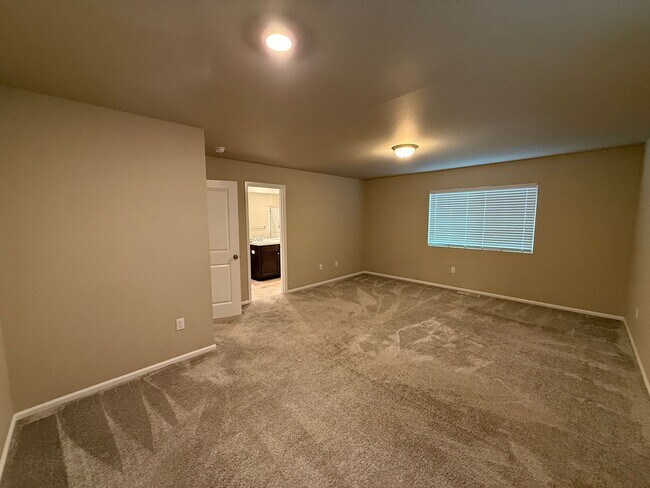Building Photo - Spacious, modern 5-bed, 2.75-bath in sought-after Daisy Crossing Community in Sultan
