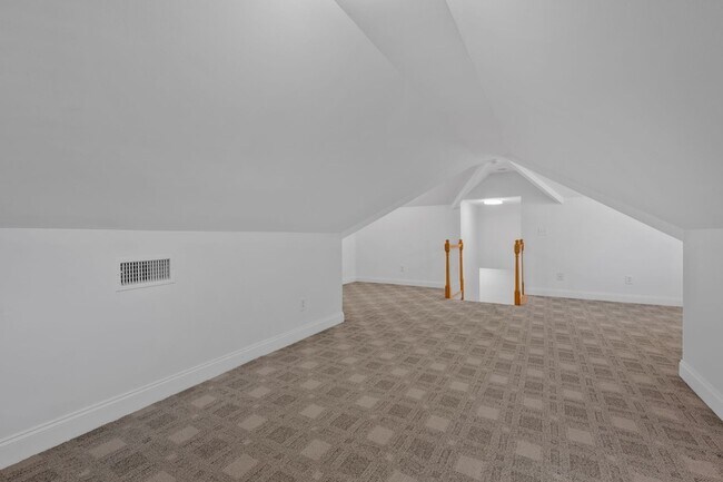 Building Photo - 614 Greene Dr