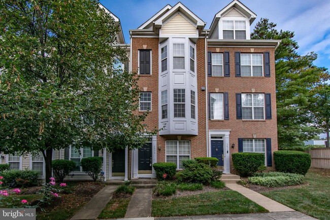 Building Photo - 5832 Cowling Ct