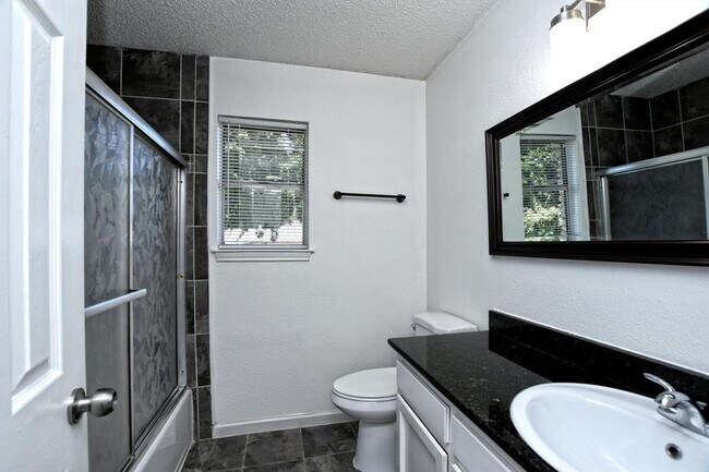 Building Photo - 301 Fawnfield Dr