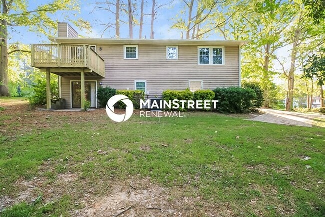 Building Photo - 3 Bedroom Pet-Friendly Home in Riverdale, ...