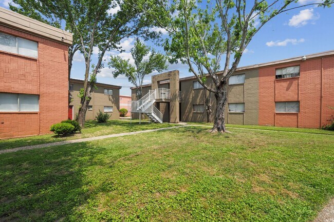 Building Photo - La Paloma Village Apartments