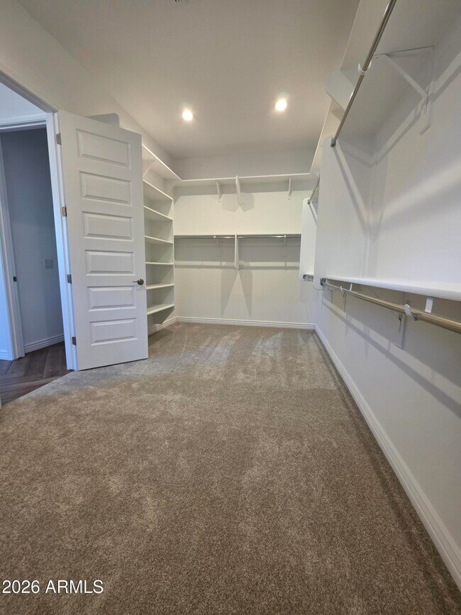 Building Photo - 7641 W Staghorn Rd