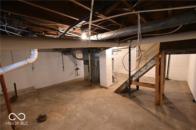 Building Photo - 1417 E Bradbury Ave