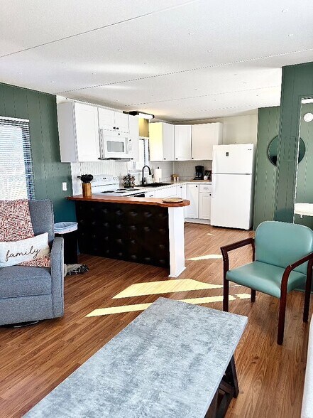 Building Photo - 4414 Holly Leaf Rd