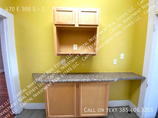 Building Photo - 470 E 300 S