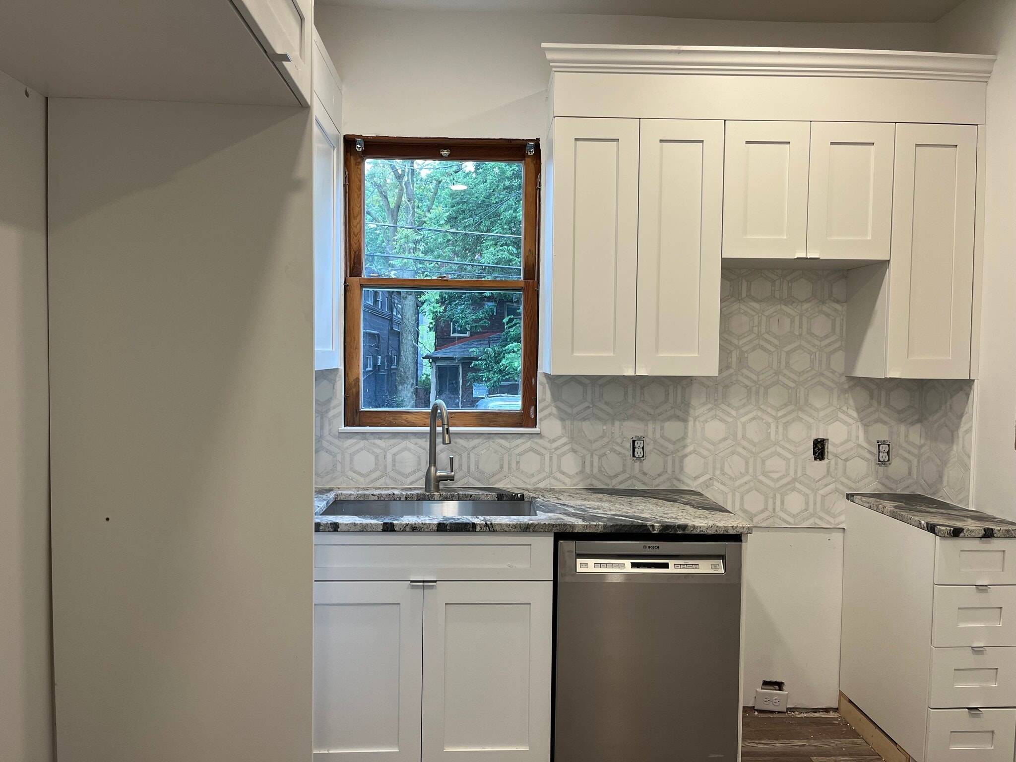 BRAND NEW-GRANITE KITCHEN WITH MARBLE BACKSPLASH-Summit Appliances on special order coming soon! - 24 E Northwood Ave