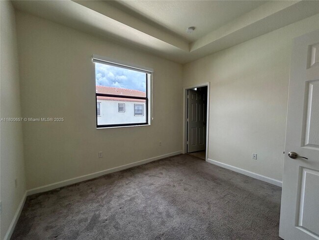 Building Photo - 10622 W 33rd Way
