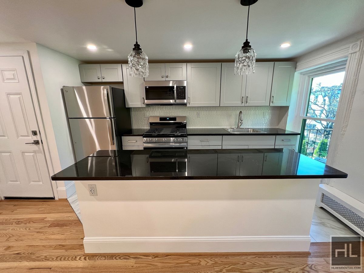 Building Photo - 2BR 1BA Classic Details Top Floor Brownstone w/ New Modern Finish on Preserved Bedstuy Block