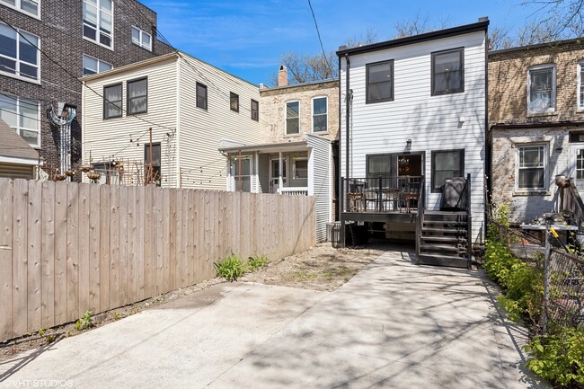 Building Photo - 2347 W Altgeld St