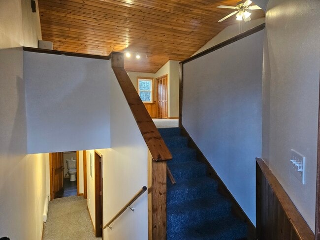 Building Photo - 132 Maranacook Rd