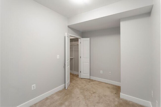 Building Photo - 4101 Albemarle St NW