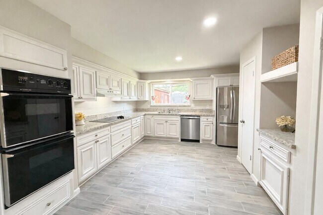 Building Photo - 12415 Pantano Drive